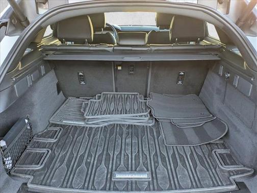 2026 Land Rover Range Rover Velar P250 SE R-Dynamic