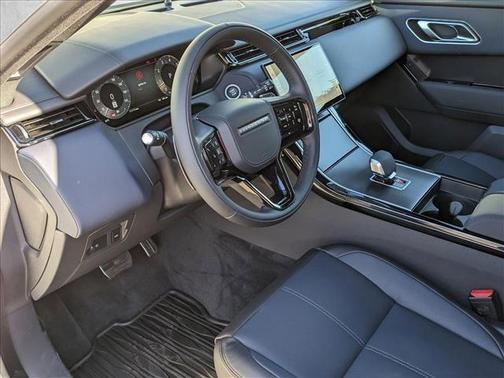 2026 Land Rover Range Rover Velar P250 SE R-Dynamic