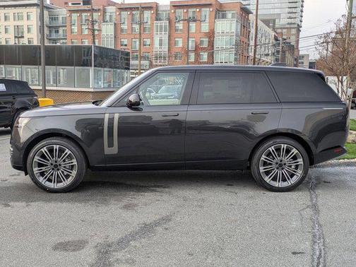 2026 Land Rover Range Rover P400 SE 7 Seat