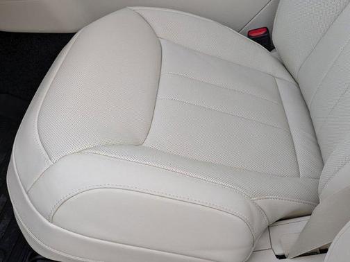 2026 Land Rover Range Rover P400 SE 7 Seat