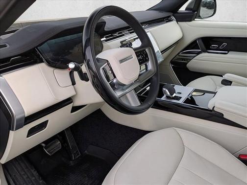 2026 Land Rover Range Rover P400 SE 7 Seat