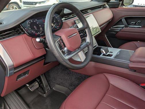 2025 Land Rover Range Rover P400 SE