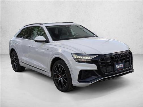 Glacier White Metallic 2023 Audi Q8 55 Premium Plus