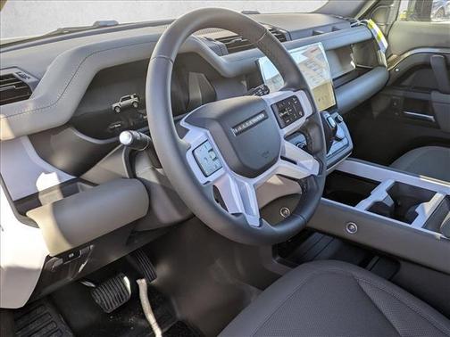 2026 Land Rover Defender P400 X-Dynamic SE