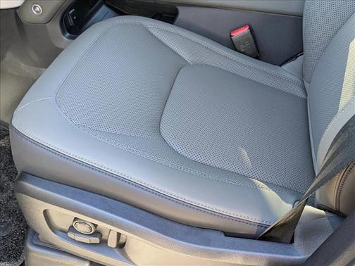 2026 Land Rover Defender P400 X-Dynamic SE