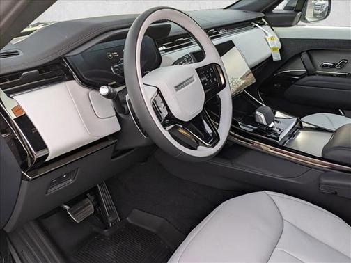 2026 Land Rover Range Rover Sport SE