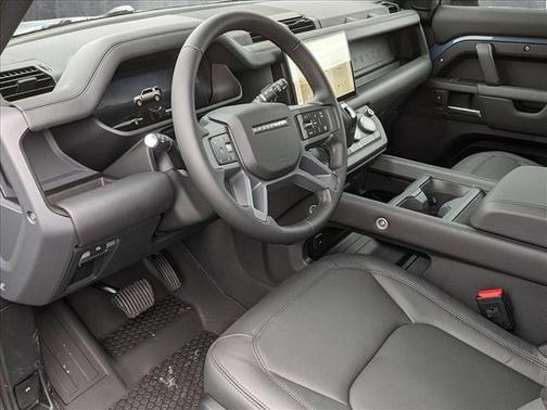 2025 Land Rover Defender 110 P400 X-Dynamic SE
