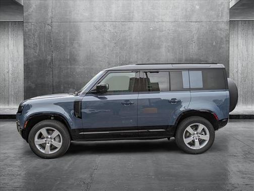 2025 Land Rover Defender 110 P400 X-Dynamic SE
