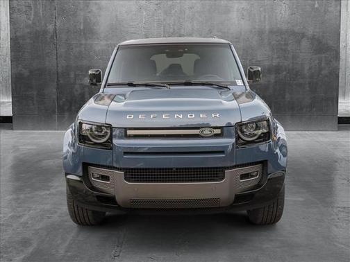 2025 Land Rover Defender 110 P400 X-Dynamic SE