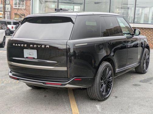 2026 Land Rover Range Rover P400 SE