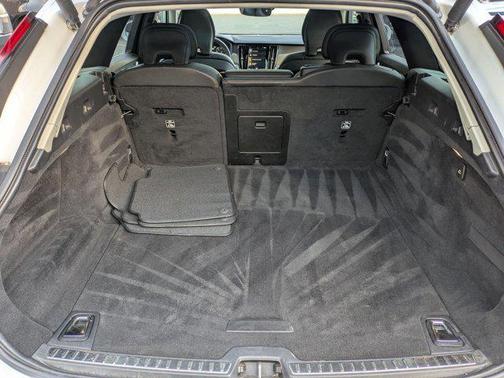 2021 Volvo V90 Cross Country T6
