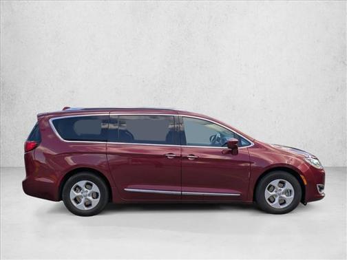 2018 Chrysler Pacifica Hybrid Touring L