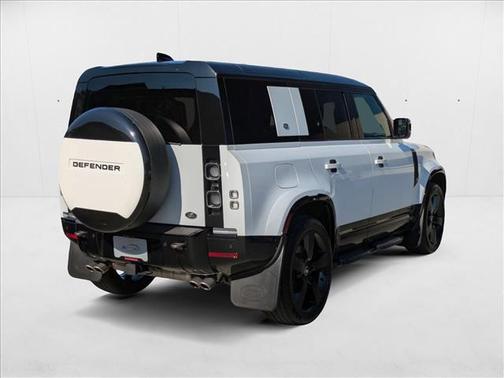 2023 Land Rover Defender 110 V8