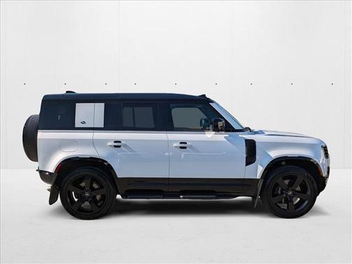 2023 Land Rover Defender 110 V8