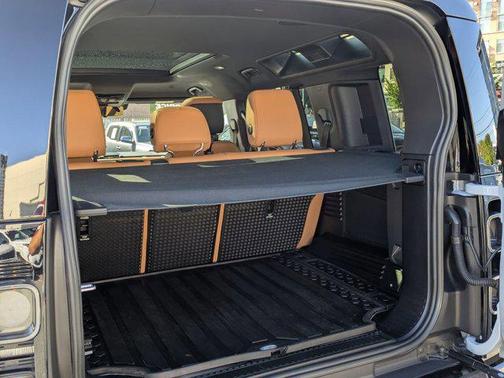 2023 Land Rover Defender 110 V8