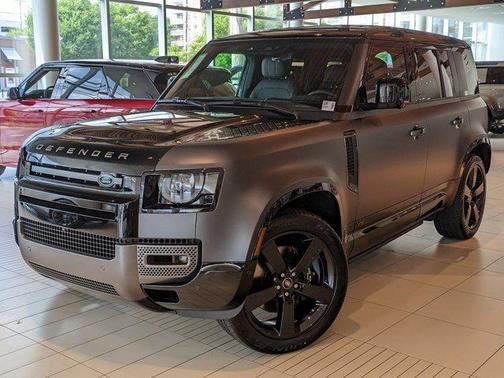 2025 Land Rover Defender 110 V8