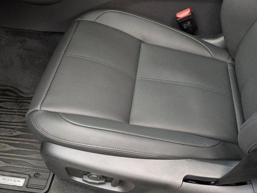 2026 Land Rover Range Rover Velar P250 SE R-Dynamic