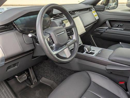 2026 Land Rover Range Rover P530 SE 7 Seat