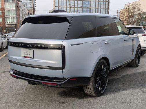 2026 Land Rover Range Rover P530 SE 7 Seat