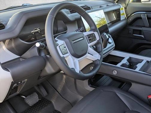 2026 Land Rover Defender P500 X-Dynamic SE