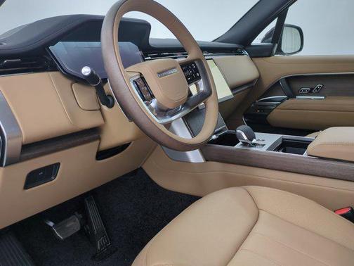 Belgravia Green Metallic 2026 Land Rover Range Rover P400 SE 7 Seat