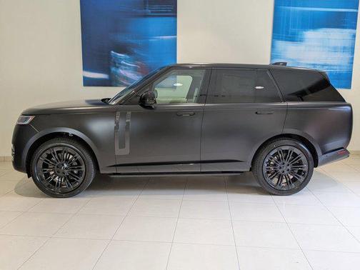 Obsidian Black SV Bespoke Ultra Metallic Satin 2026 Land Rover Range Rover P530 SE