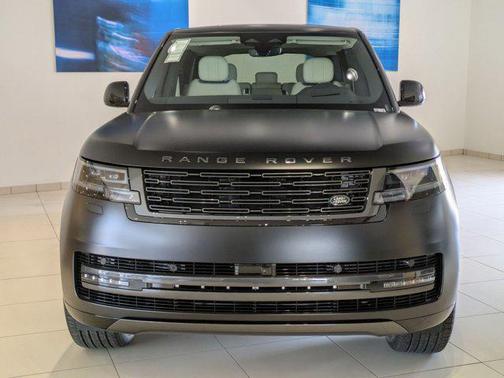 Obsidian Black SV Bespoke Ultra Metallic Satin 2026 Land Rover Range Rover P530 SE