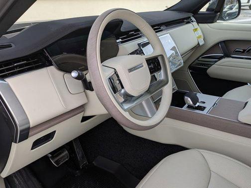 2026 Land Rover Range Rover P400 SE