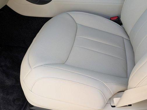 Eiger Grey Metallic 2026 Land Rover Range Rover P400 SE