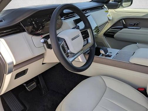 Eiger Grey Metallic 2026 Land Rover Range Rover P400 SE