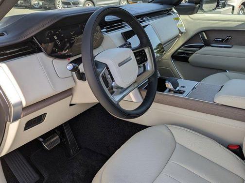 Eiger Grey Metallic 2026 Land Rover Range Rover P400 SE