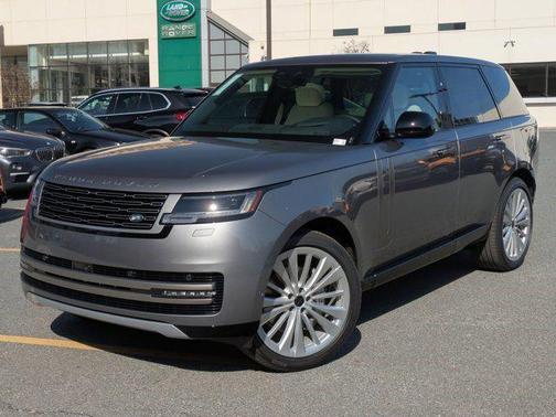 Eiger Grey Metallic 2026 Land Rover Range Rover P400 SE