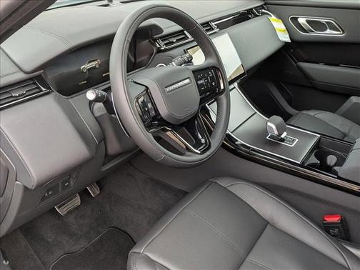 2026 Land Rover Range Rover Velar P400 Dynamic SE