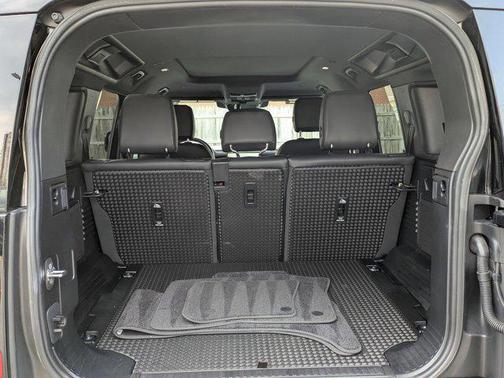 2023 Land Rover Defender 110 S