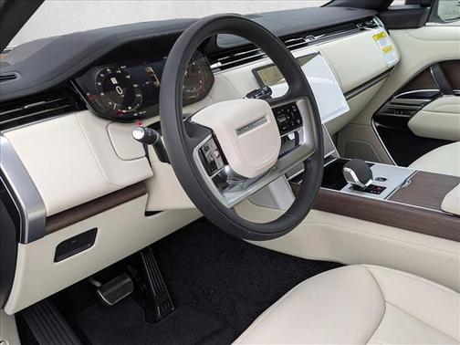Santorini Black Metallic 2026 Land Rover Range Rover P530 SE 7 Seat