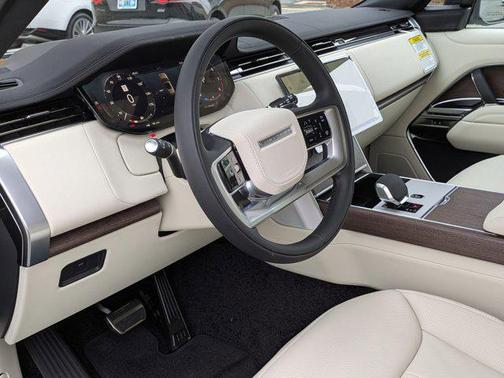 Santorini Black Metallic 2026 Land Rover Range Rover P530 SE 7 Seat