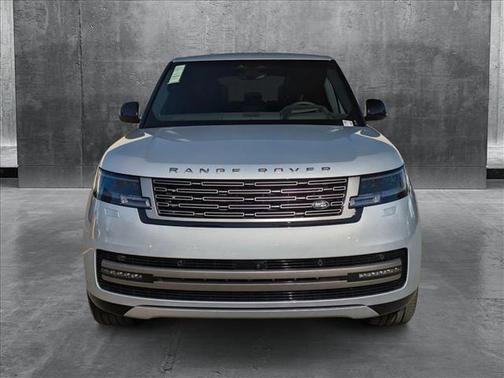 2025 Land Rover Range Rover P530 SE