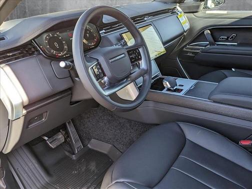 2025 Land Rover Range Rover P530 SE