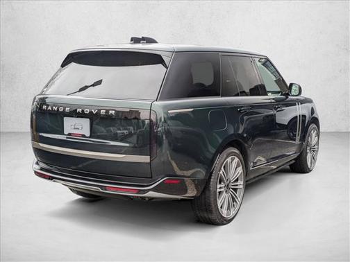 2026 Land Rover Range Rover P530 SE