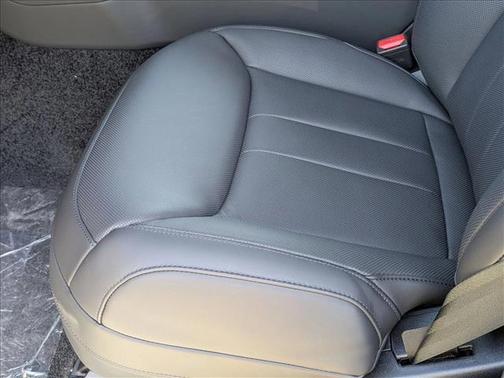 Santorini Black Metallic 2026 Land Rover Range Rover P400 SE