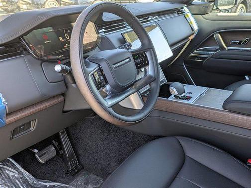 2026 Land Rover Range Rover P400 SE