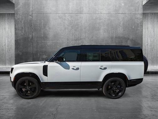 2025 Land Rover Defender 130 P400 X-Dynamic SE