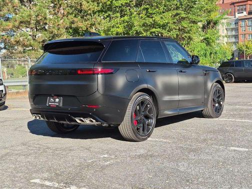 Santorini Black Metallic 2026 Land Rover Range Rover Sport SE