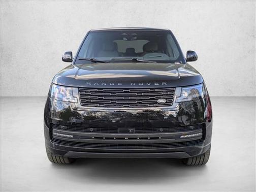 Obsidian Black SV Bespoke Ultra Metallic Gloss 2026 Land Rover Range Rover P530 SE