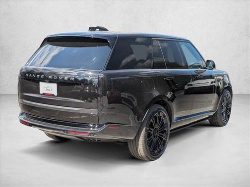 Obsidian Black SV Bespoke Ultra Metallic Gloss 2026 Land Rover Range Rover P530 SE