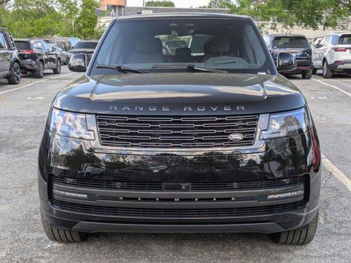 Obsidian Black SV Bespoke Ultra Metallic Gloss 2026 Land Rover Range Rover P530 SE