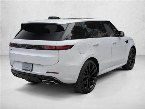 2026 Land Rover Range Rover Sport SE