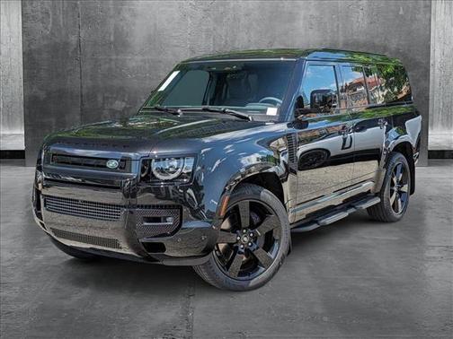 2025 Land Rover Defender 130 P400 X-Dynamic SE