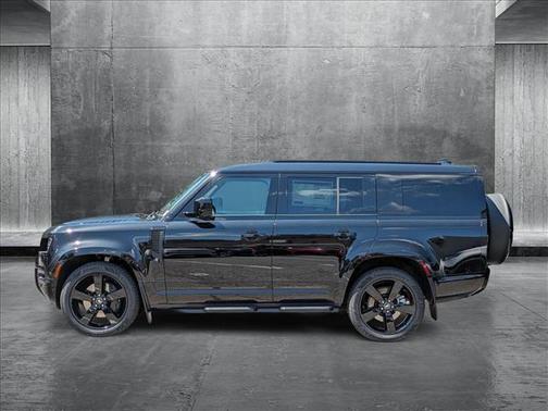 2025 Land Rover Defender 130 P400 X-Dynamic SE
