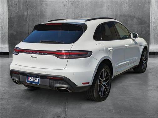 2022 Porsche Macan Base